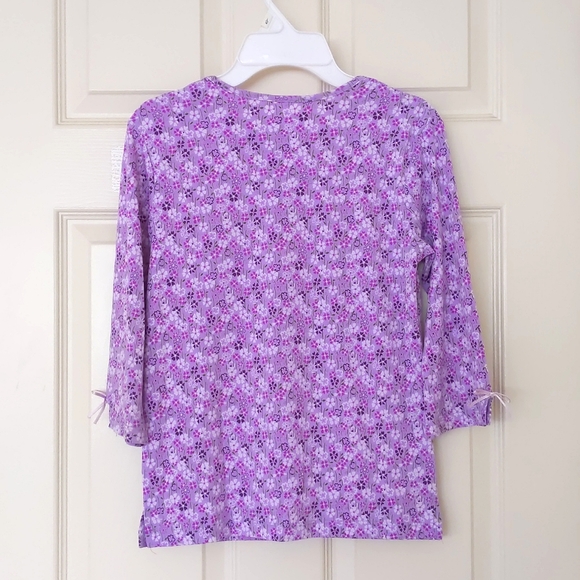 NWOT.Old Navy Multicolor Purple Floral V-Neck Top w/3/4 Sleeve & Cuff Ribbon Tie - Picture 2 of 3